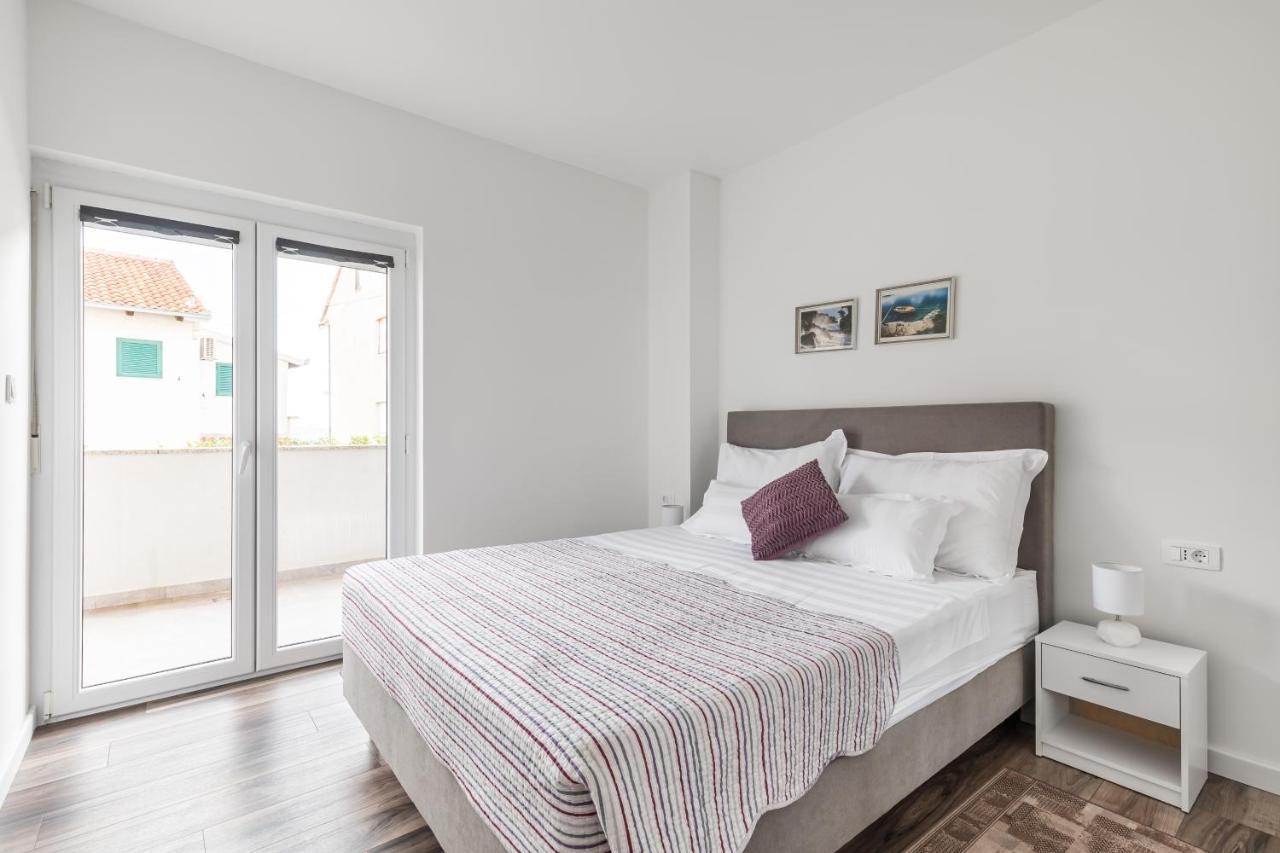 Apartments Villa Salona Sky Екстериор снимка