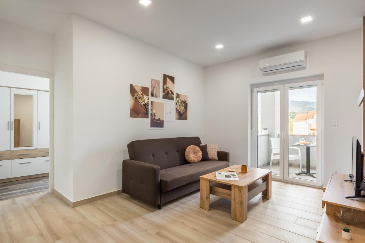 Apartments Villa Salona Sky Екстериор снимка