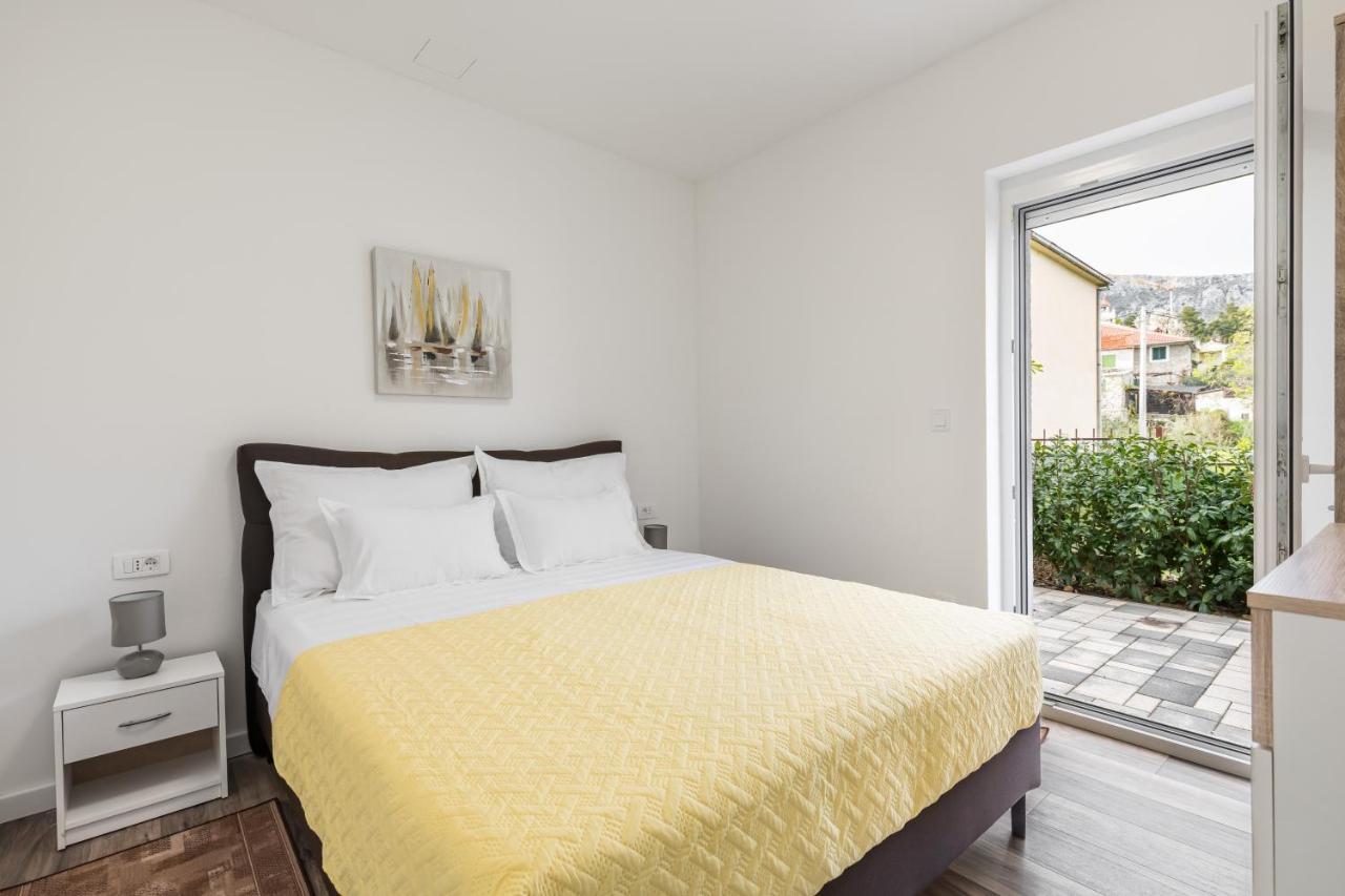 Apartments Villa Salona Sky Екстериор снимка