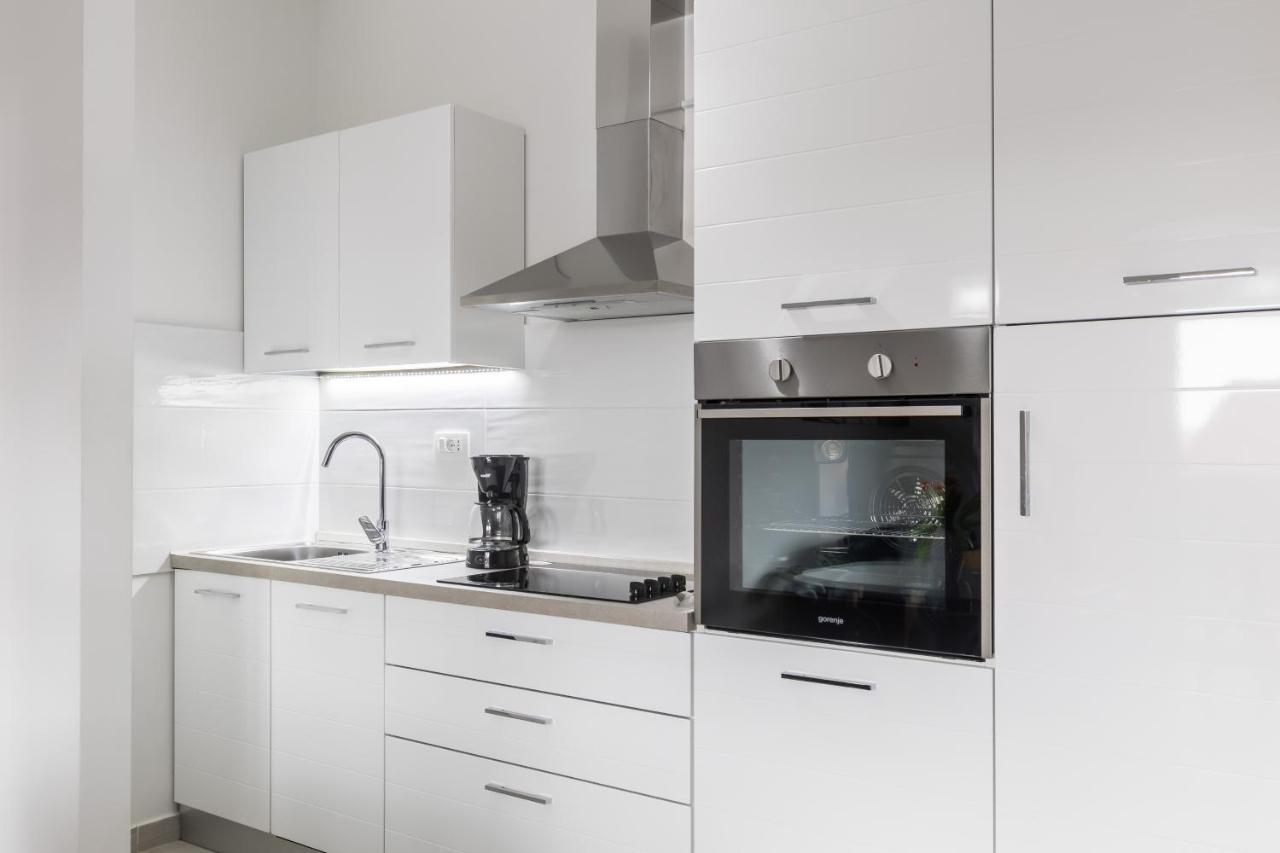Apartments Villa Salona Sky Екстериор снимка