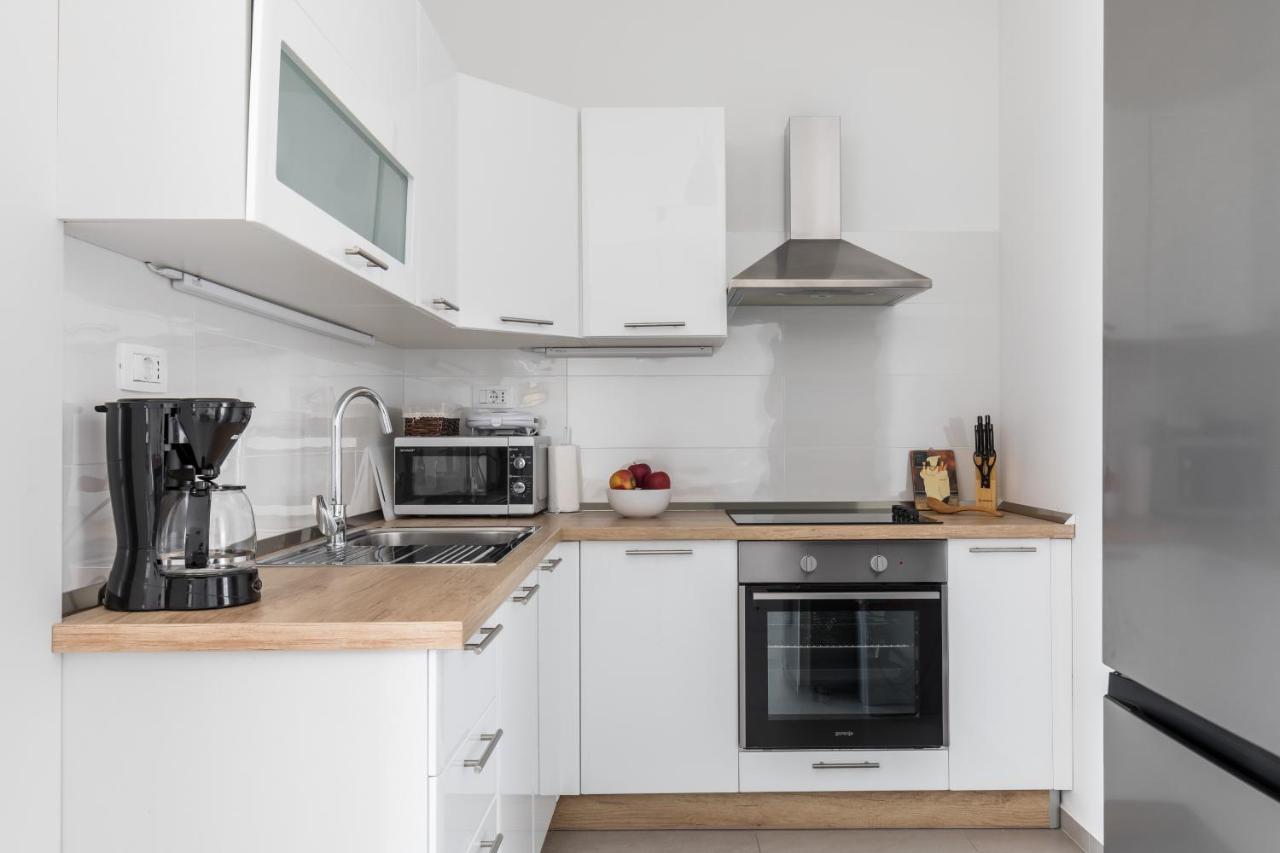 Apartments Villa Salona Sky Екстериор снимка