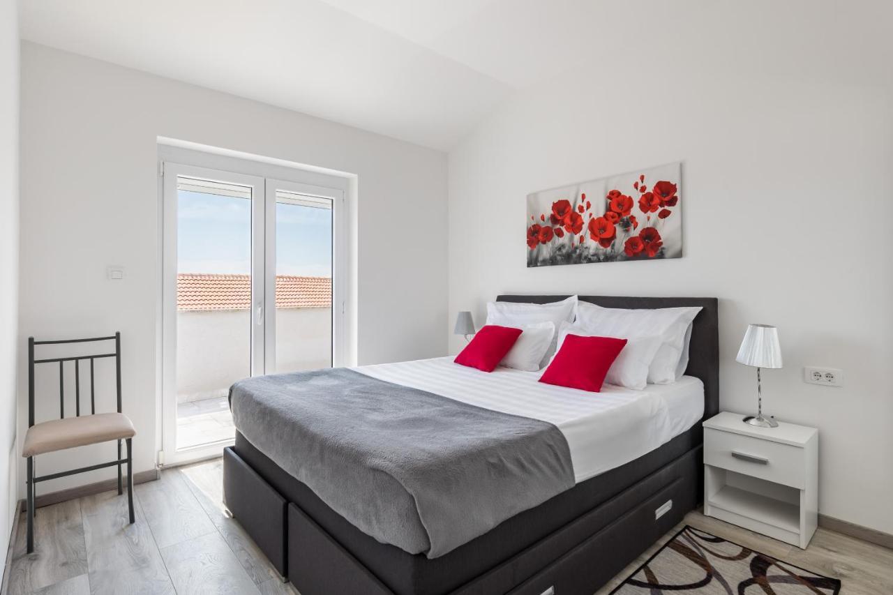 Apartments Villa Salona Sky Екстериор снимка