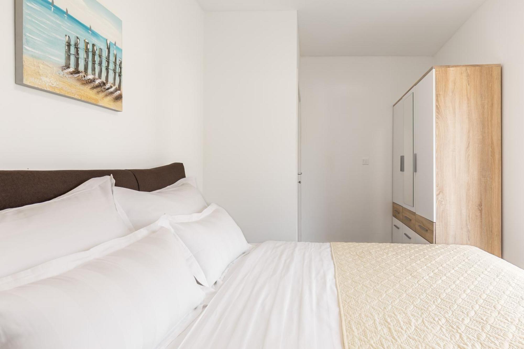 Apartments Villa Salona Sky Стая снимка