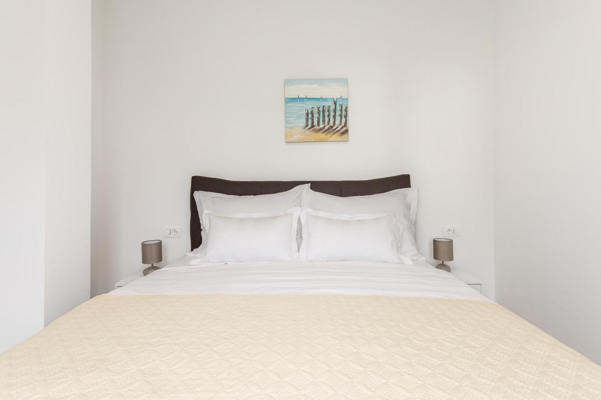 Apartments Villa Salona Sky Стая снимка